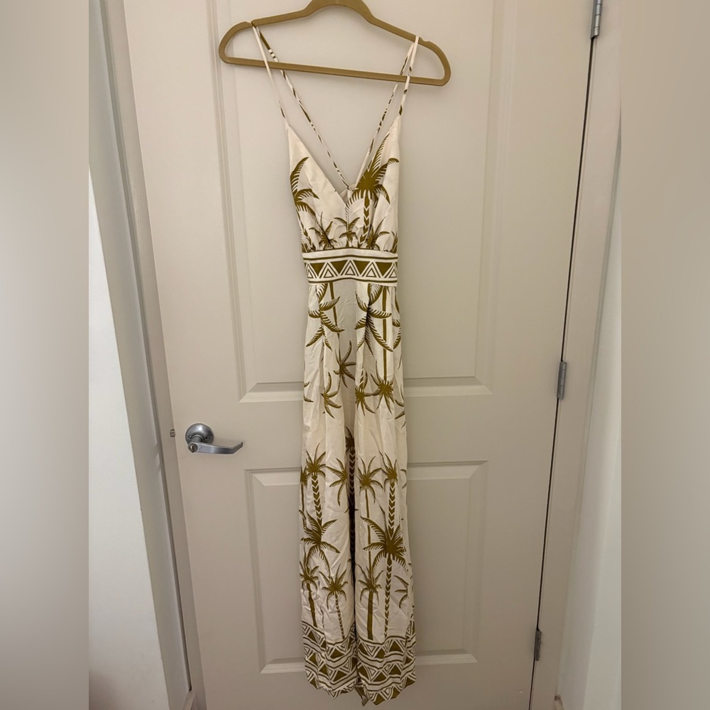 NWT Aakaa Beige and Olive Leaf Print Dress